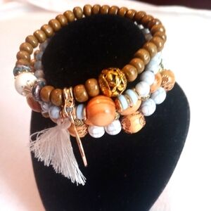 Brand new beautiful 4-Piece beaded bracelets